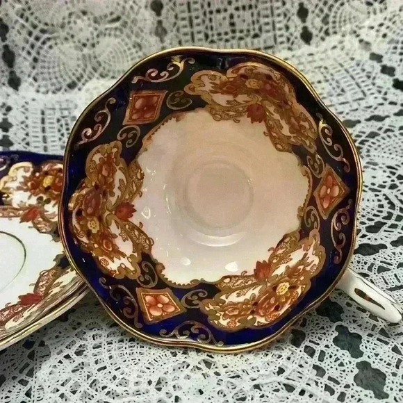 Royal Albert Heirloom Footed Cup &
Saucer england - Picture 6 of 16